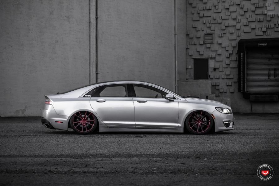  Lincoln MKZ on Vossen Wheels (CG-203) 2017 года  (фото 24 из 30)